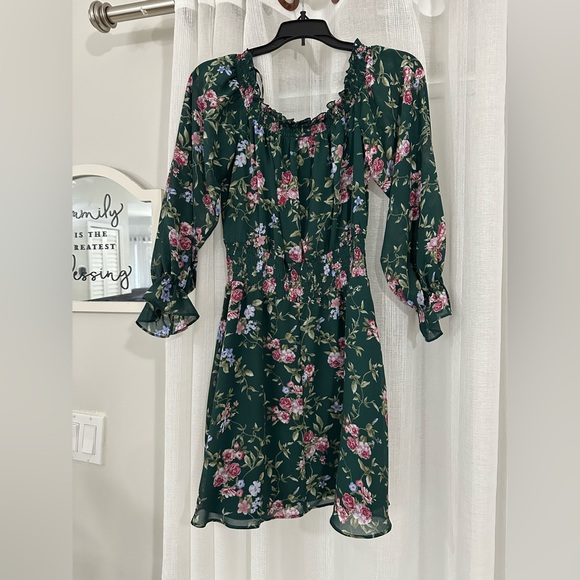3 dress bundle from Forever 21 - Picture 2 of 10